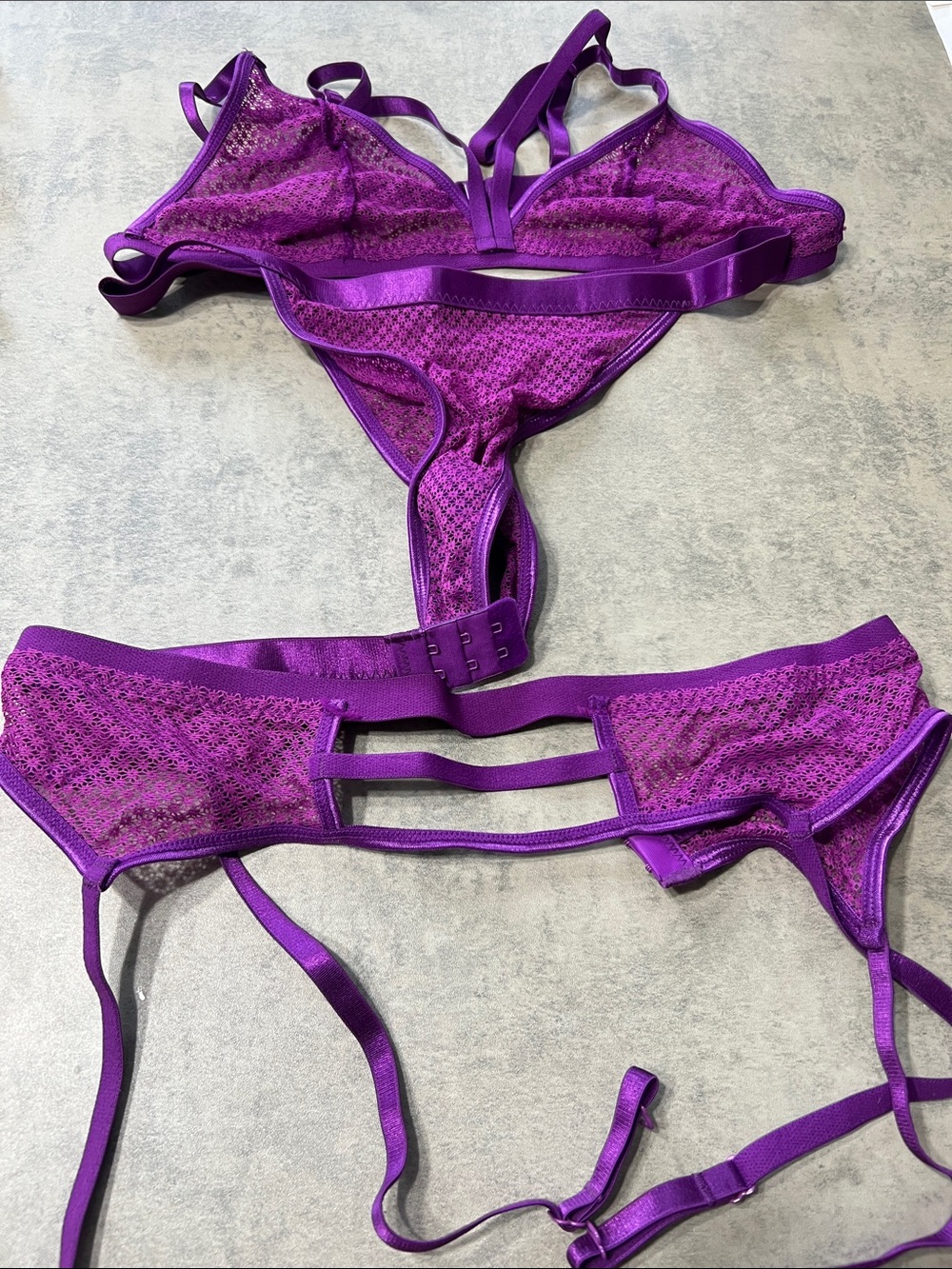 SHEIN Vibrant Purple Lace Strappy Bra & Garter Set